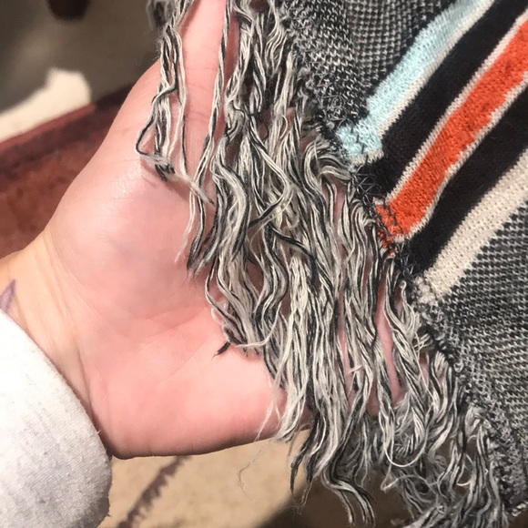 Santa Fe style sweater wrap - Picture 5 of 5